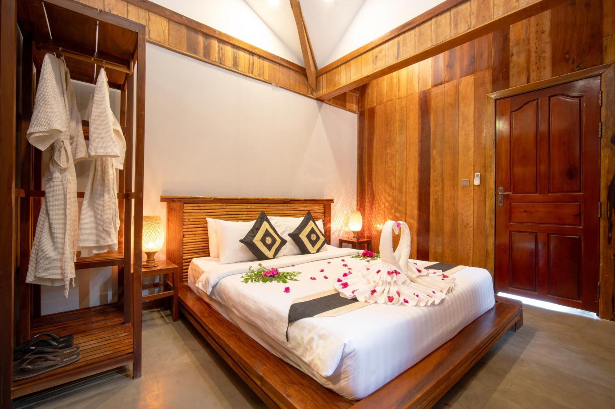 Authentic Khmer Village Resort Siem Reap Exterior foto