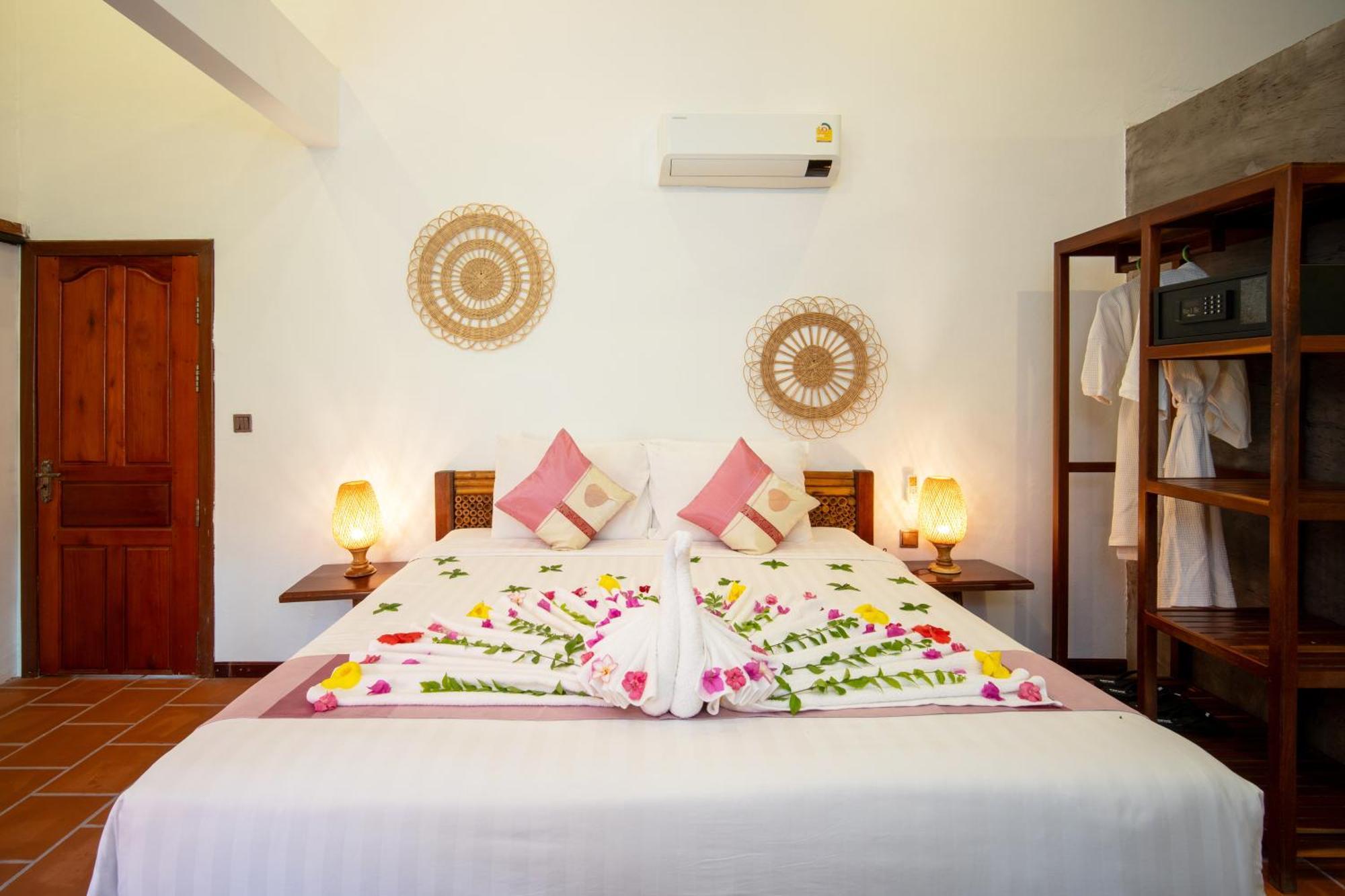 Authentic Khmer Village Resort Siem Reap Exterior foto