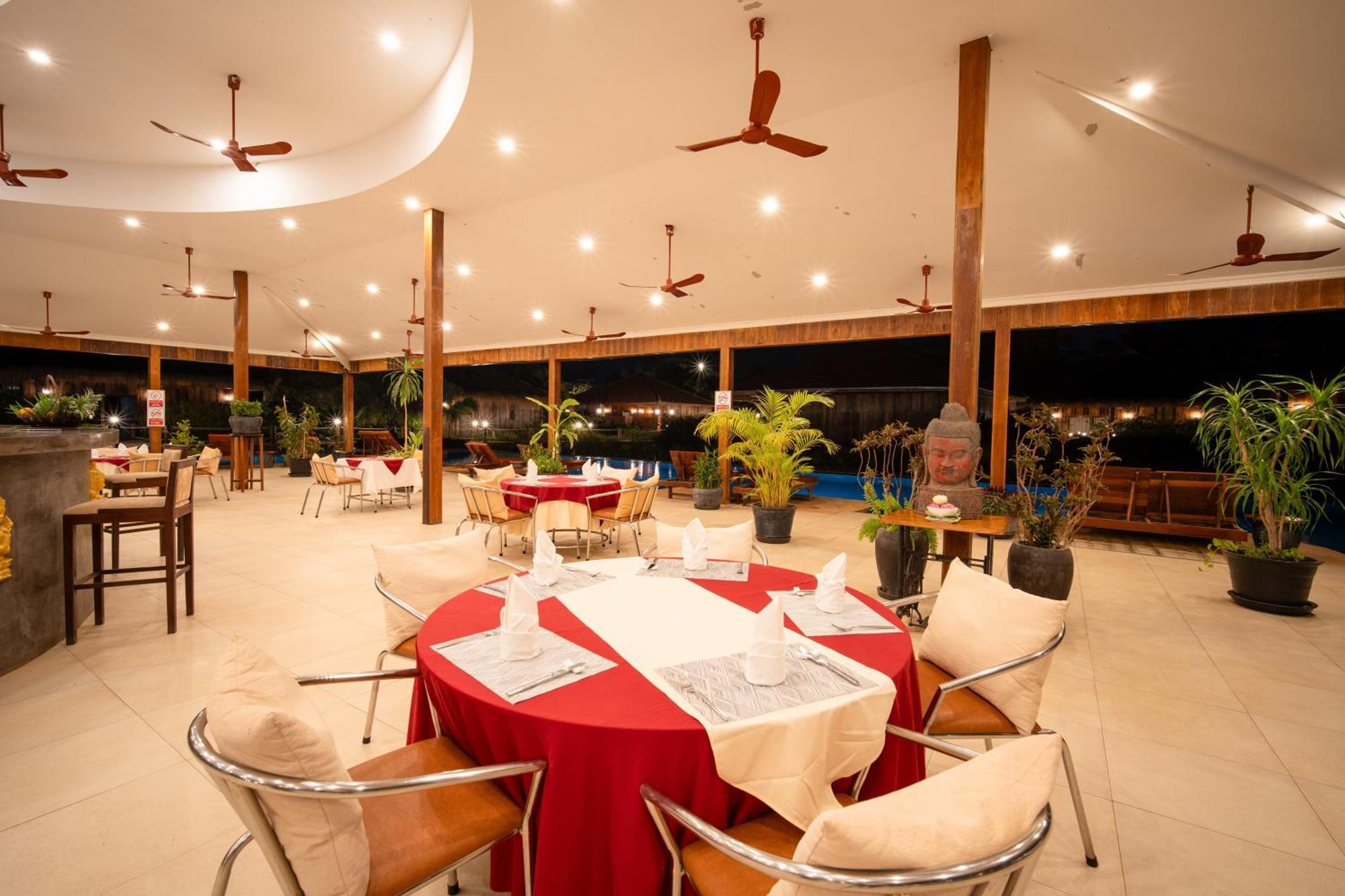 Authentic Khmer Village Resort Siem Reap Exterior foto