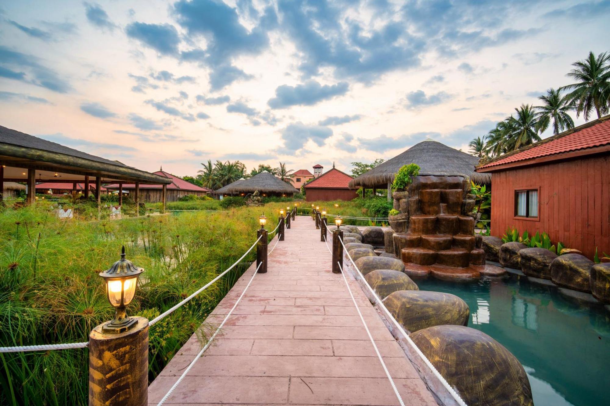 Authentic Khmer Village Resort Siem Reap Exterior foto