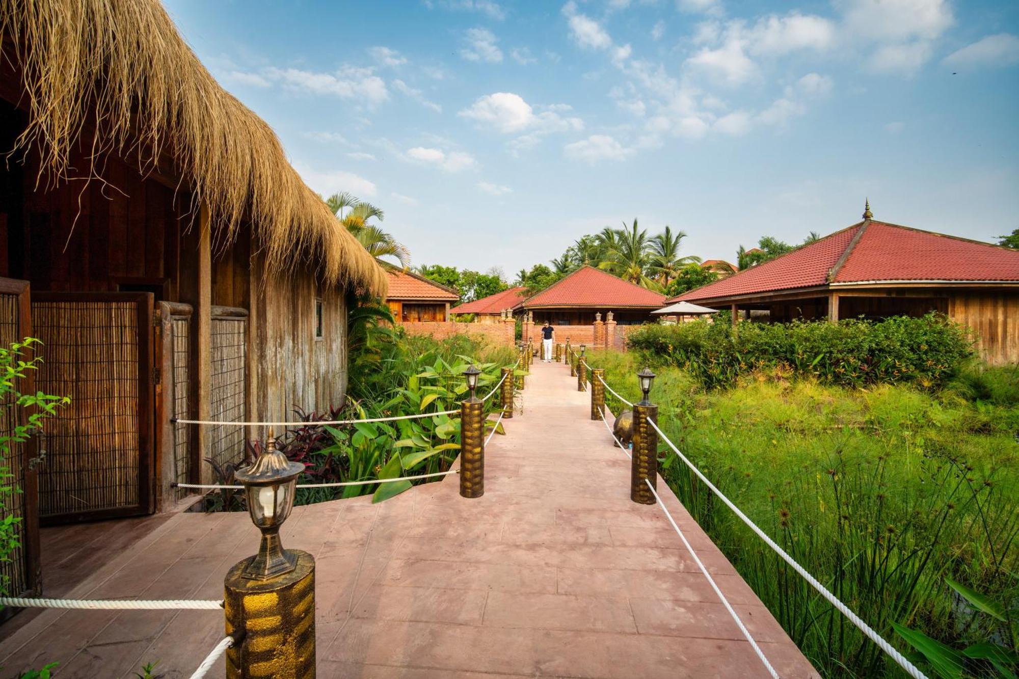 Authentic Khmer Village Resort Siem Reap Exterior foto